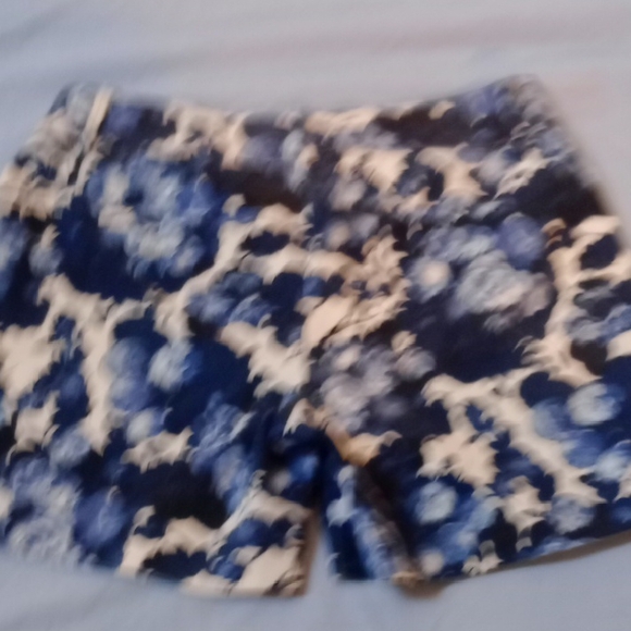 The Limited Blue White Floral Shorts Size 4 Stretch Cotton Summer - Picture 11 of 12